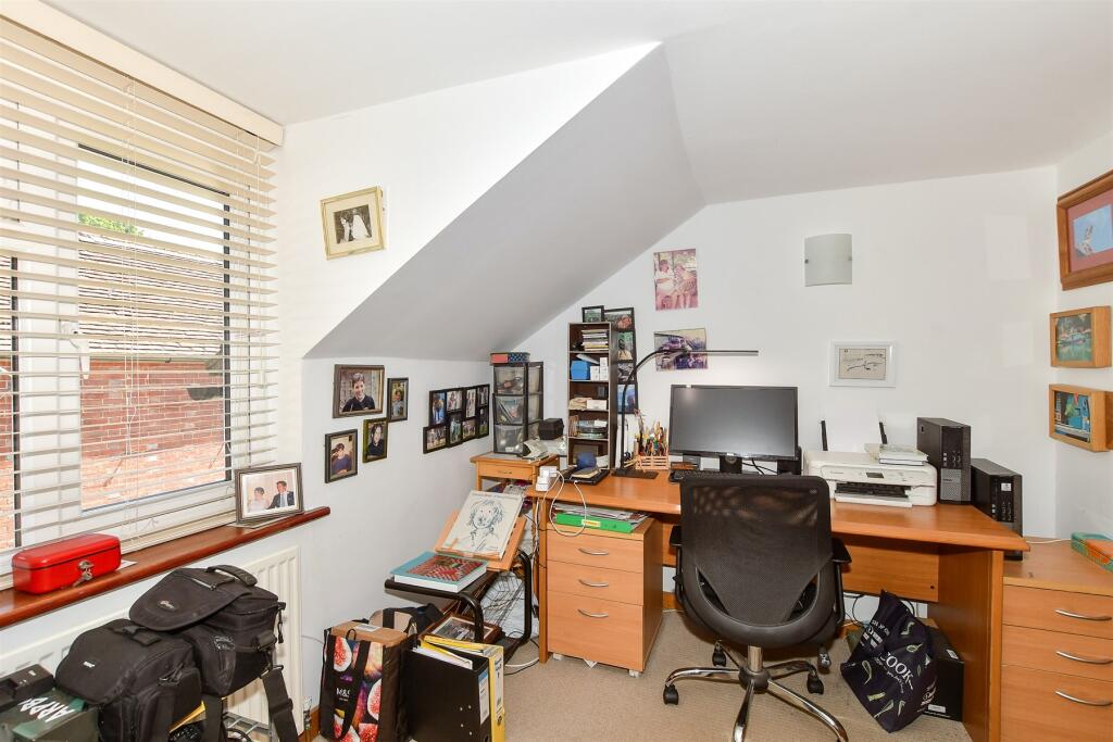 Bedroom 4/ Study