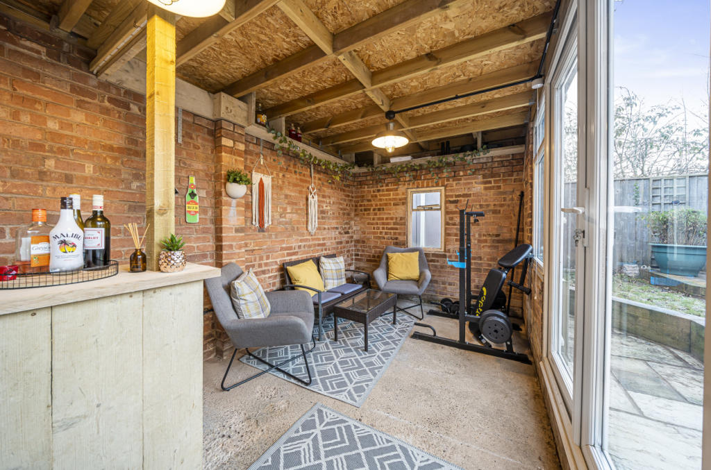 Studio Room