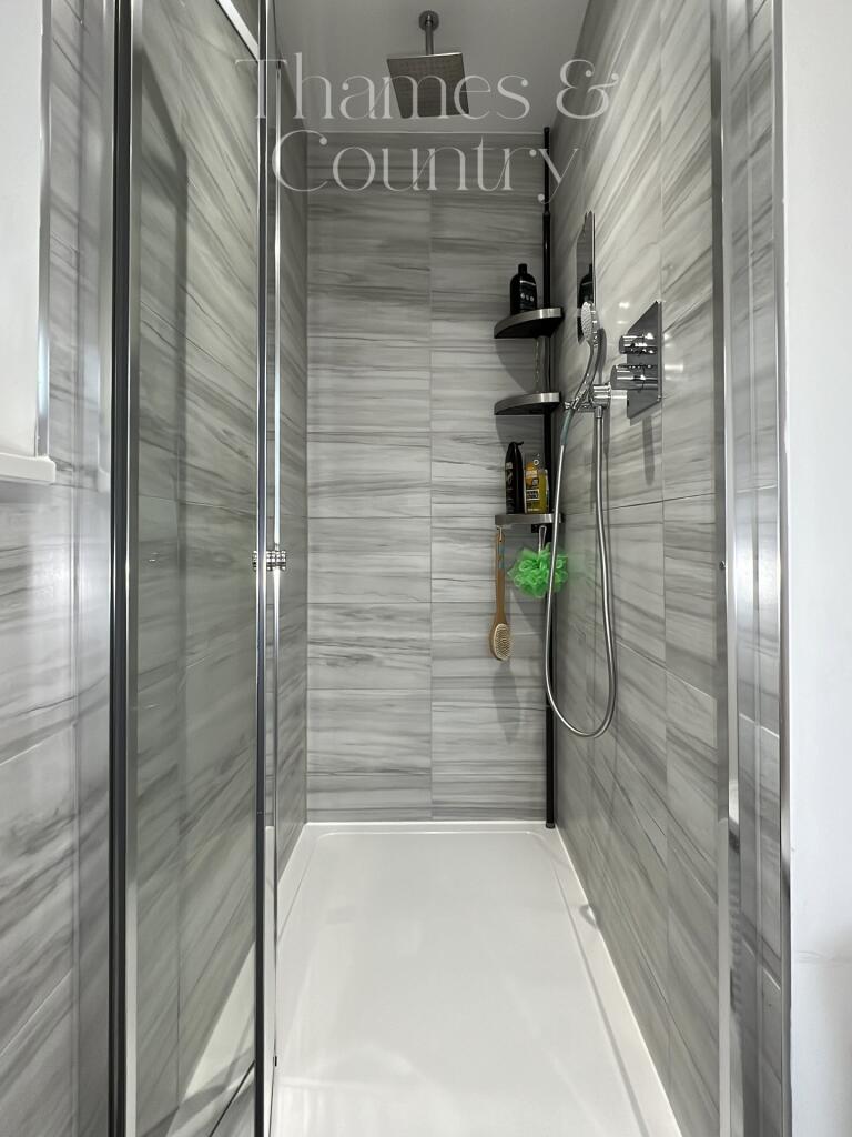 En-suite Principal bedroom first floor