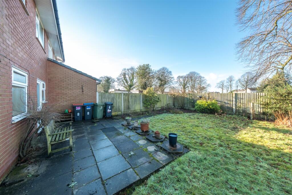 8 Roberts Road-024.jpg