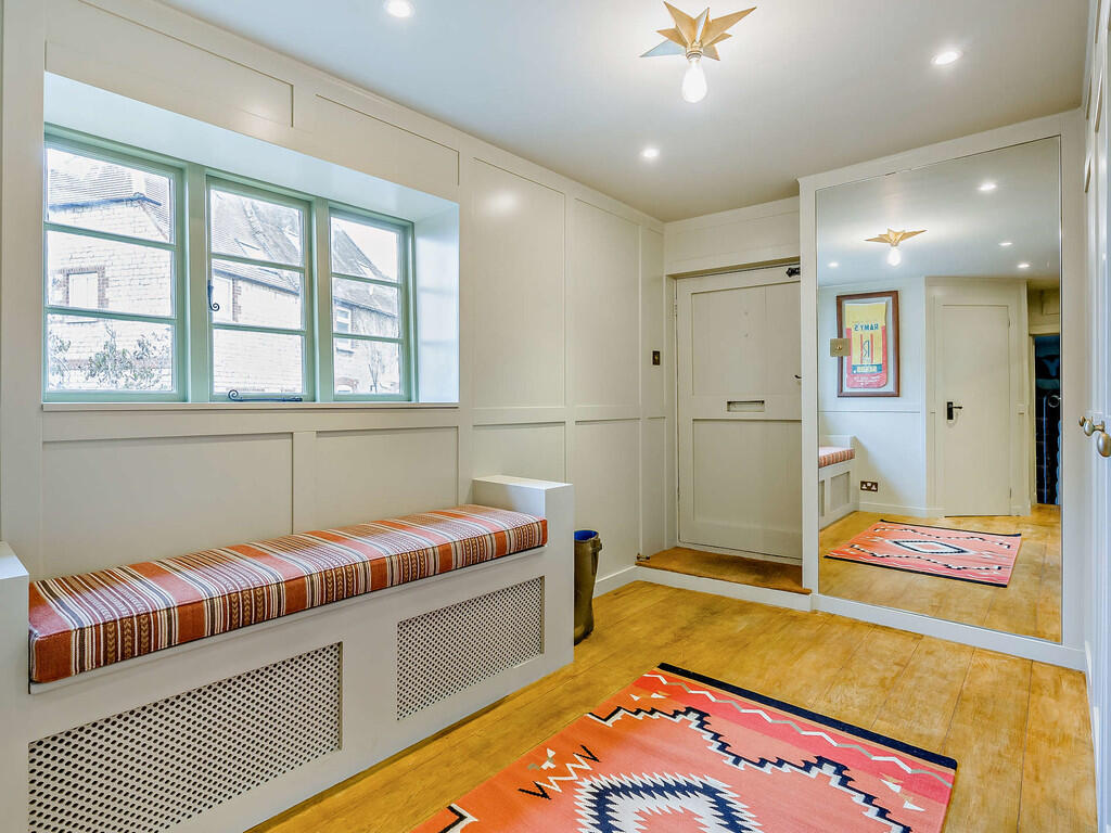8664754-interior2...