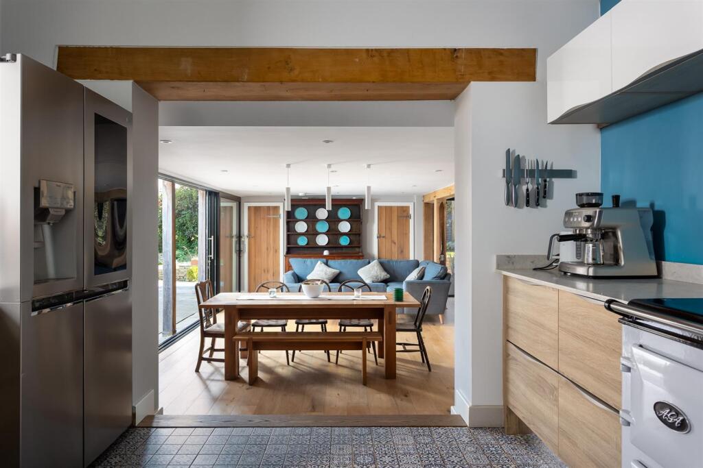 50 - 9-10 Sherborne - GL54 3DU - Web.jpg