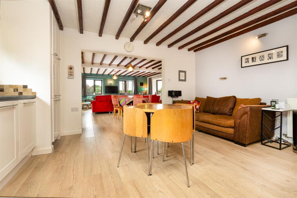 LE65 1RN TBMD-004.jpg