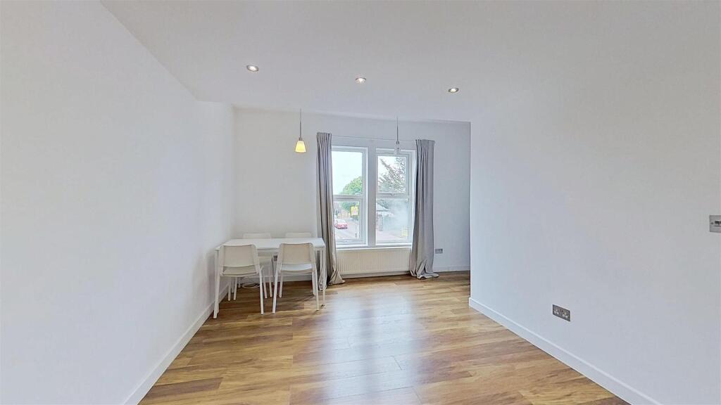 Deburgh-Road-Wimbledon-SW19-05062025_190814.jpg
