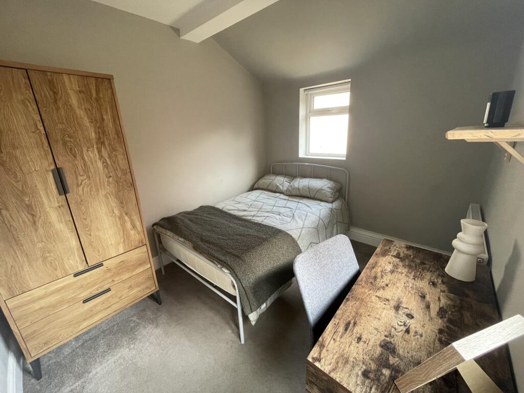 104 Portland Street - Bedroom 2.jpeg