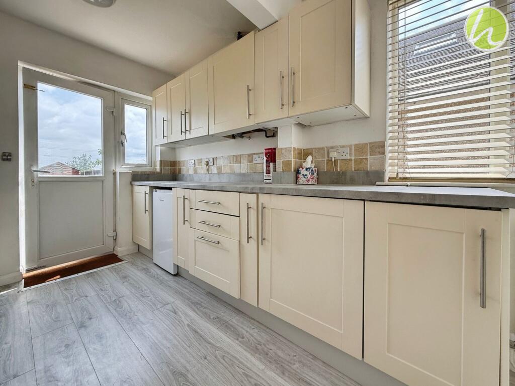 Kitchen/ Dining Room