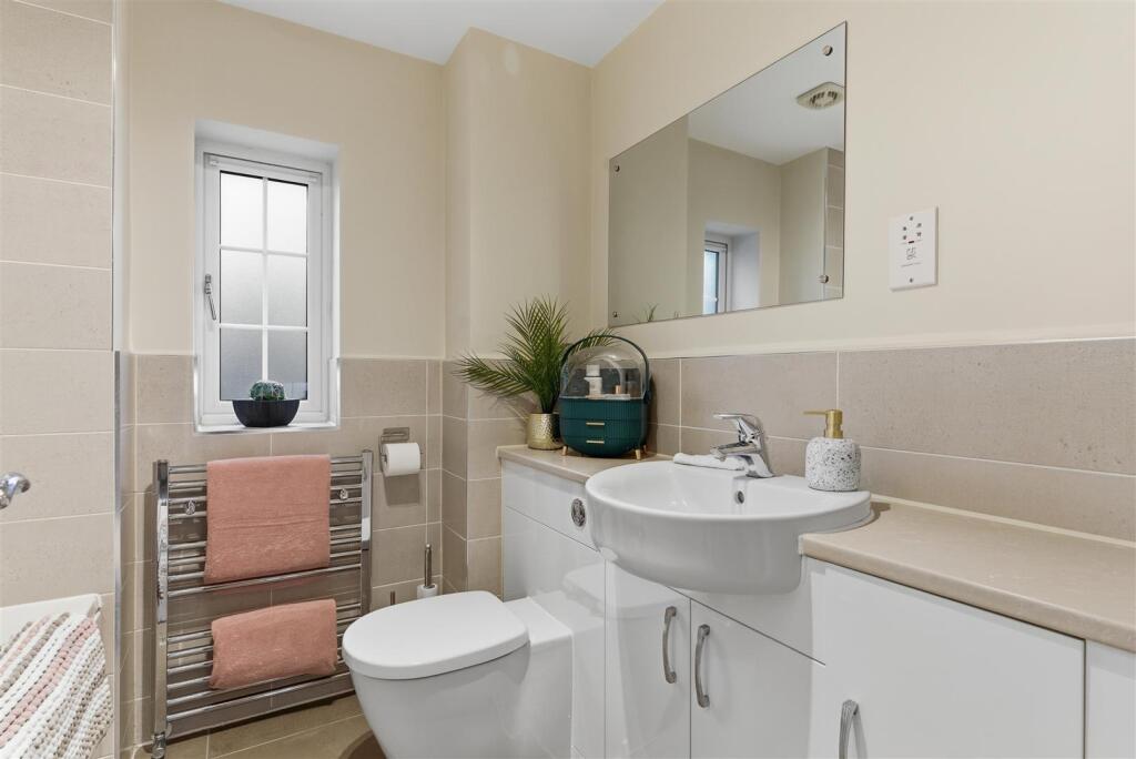 Family Bathroom.jpg