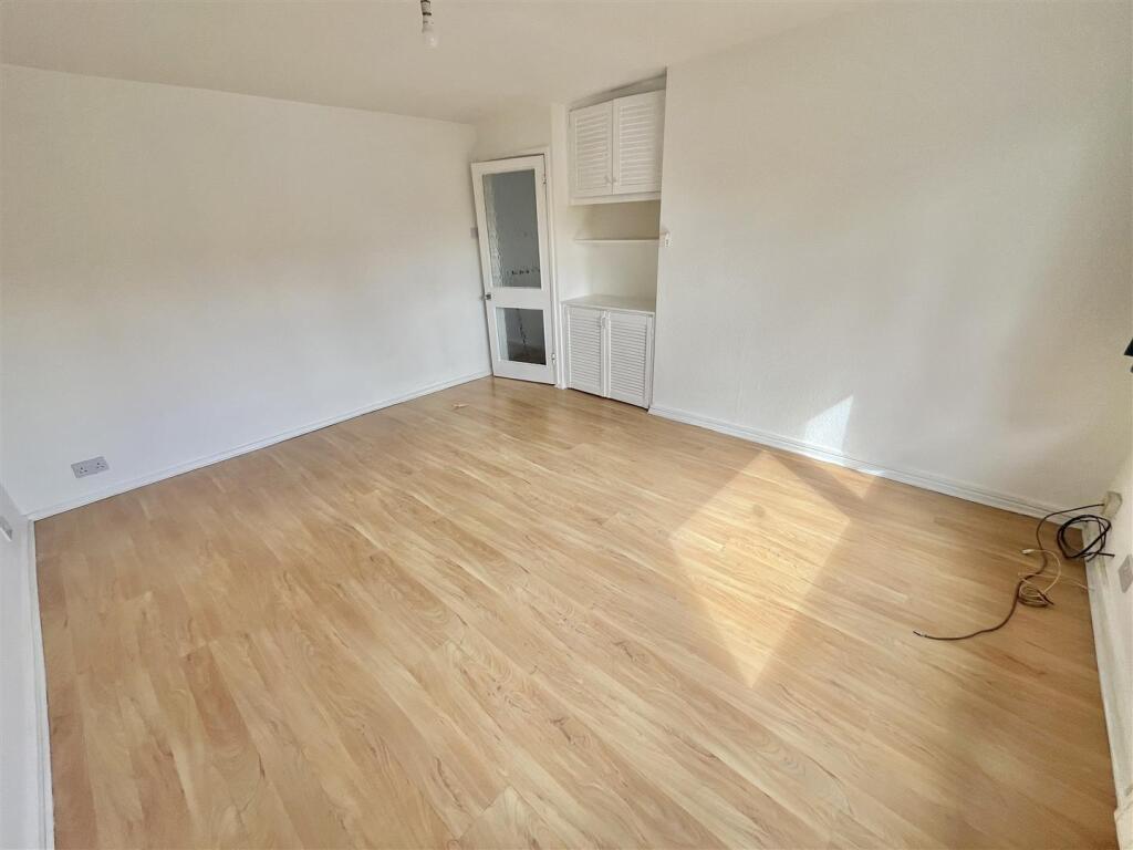 Living Room Aspect 3