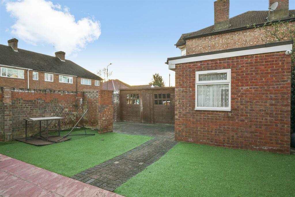 30 Sudbury Avenue - udKJxZblBS8ArKXrXdtG.jpg