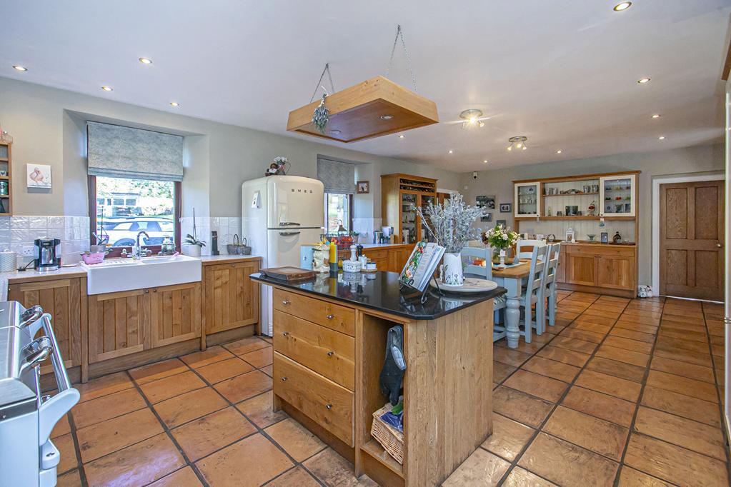 DINING KITCHEN