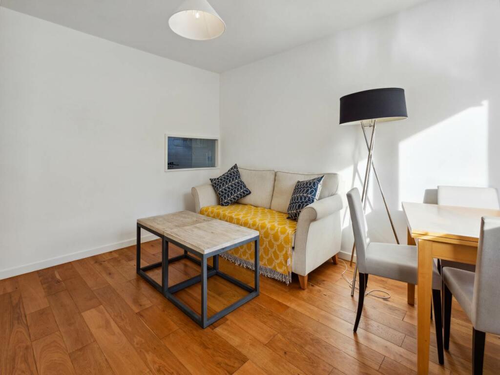 6 Gilbert House, Chu