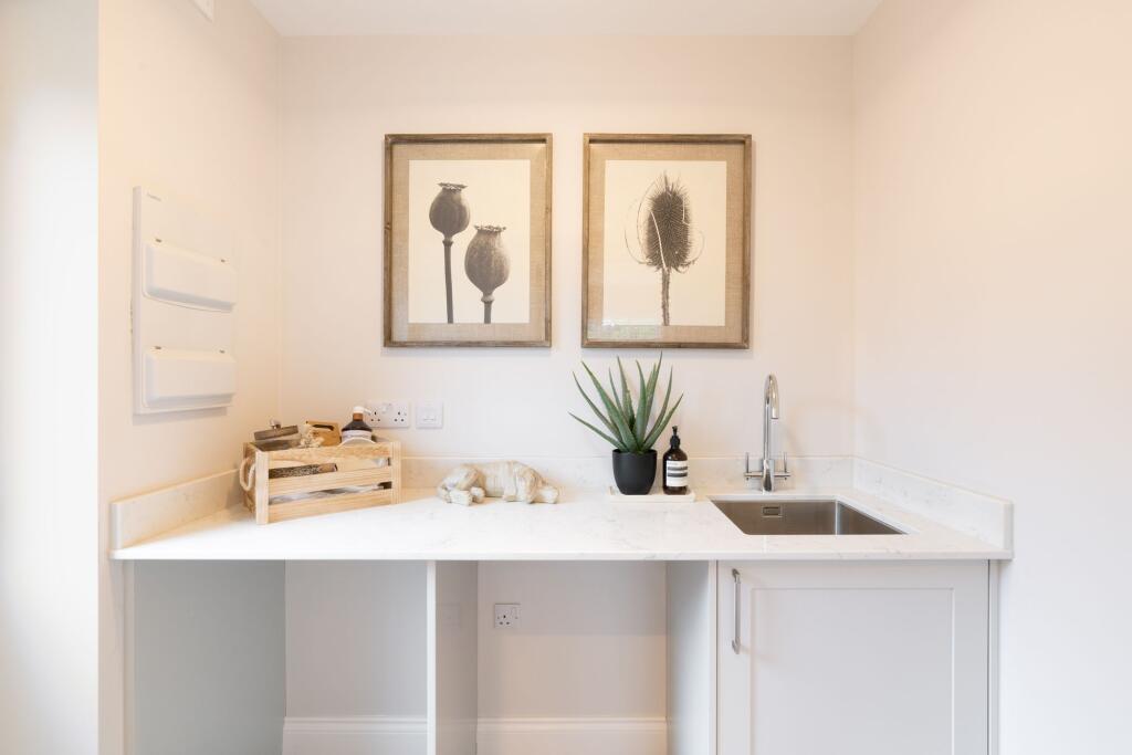 The Redburn | Showroom Utility