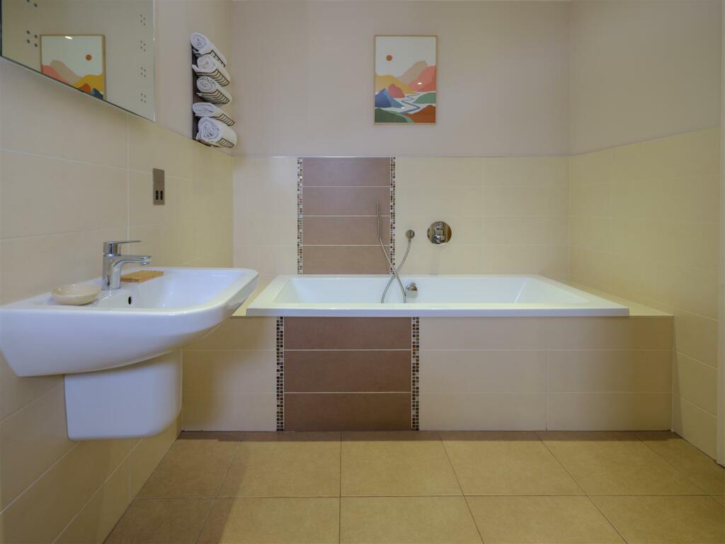 JACK &amp; JILL BATHROOM