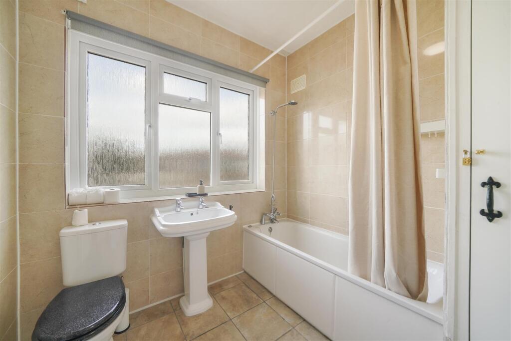 3A, Canada Park Parade - WFLmxm2hz4pcGA182t36.jpg