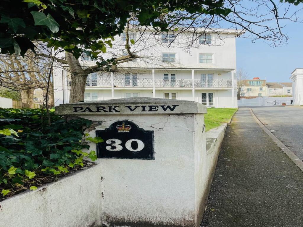 Entrance to Queens P