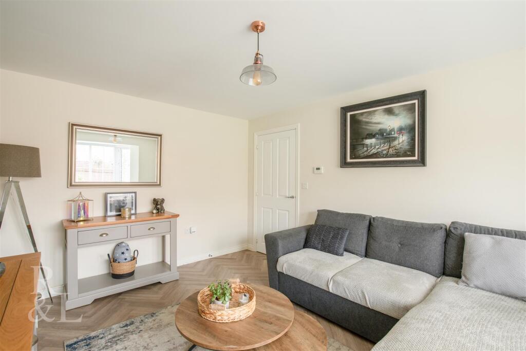 66 Askew Way (8).jpg