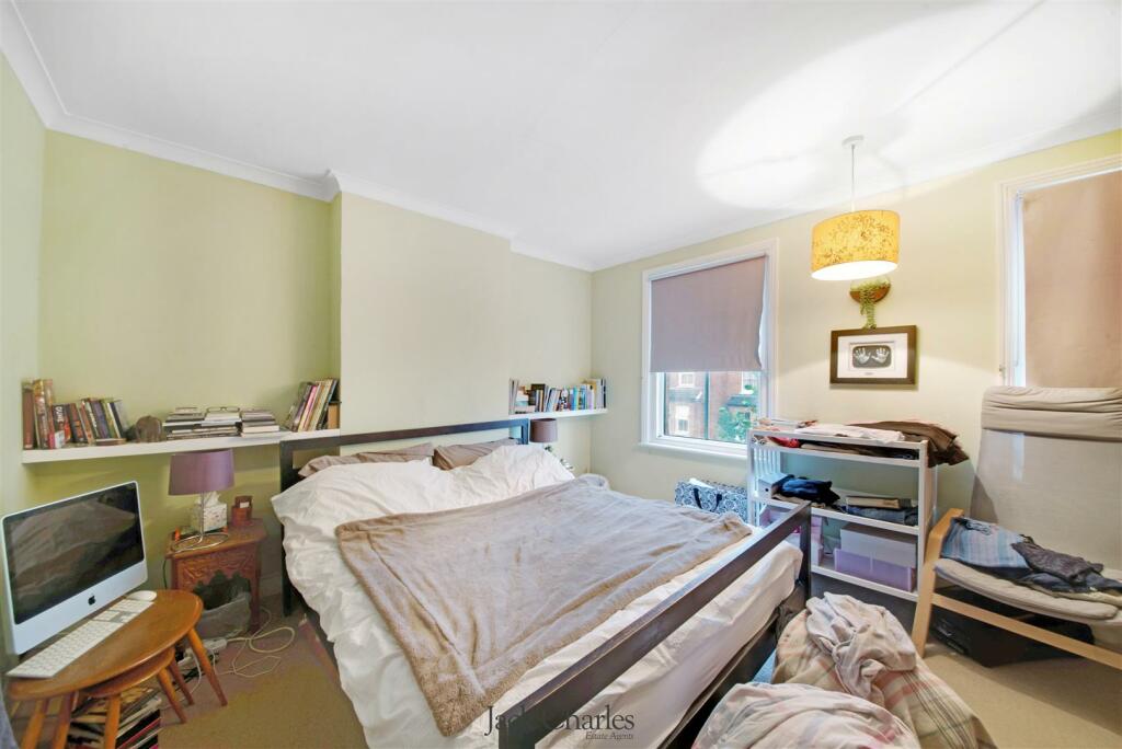 7 Mill Crescent2.jpg