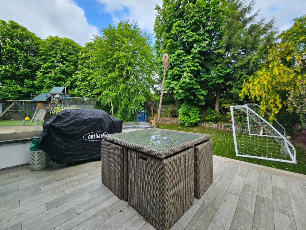 Entertaining Area 2