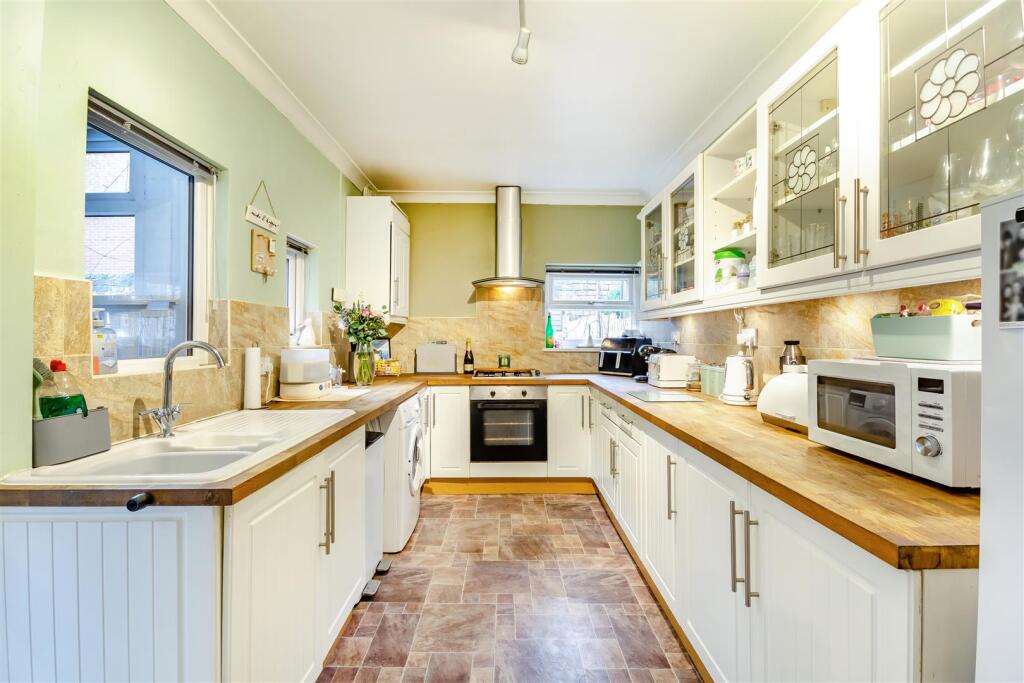 8675050-interior09.jpg