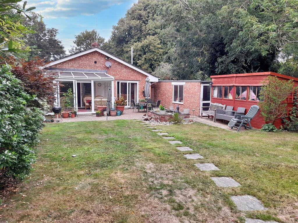 Rear garden 6 new.jpg