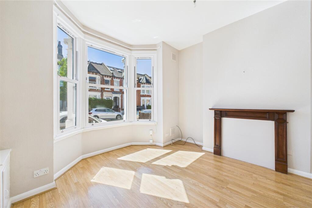 Flat A - reception