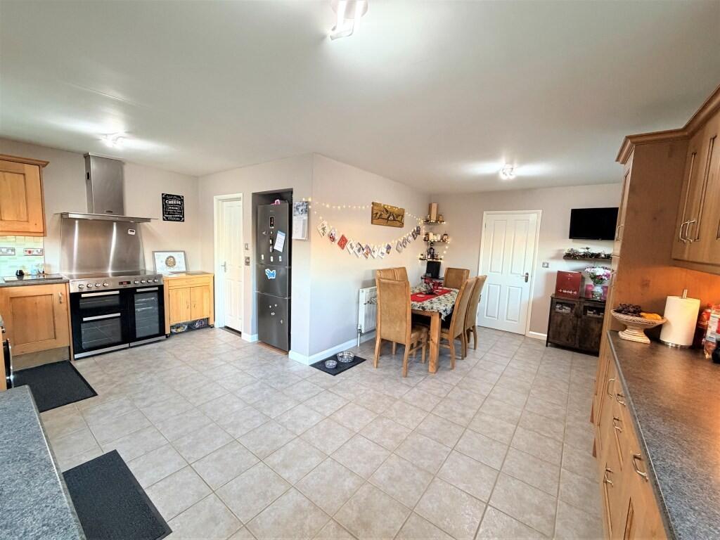 KITCHEN AND DININ...