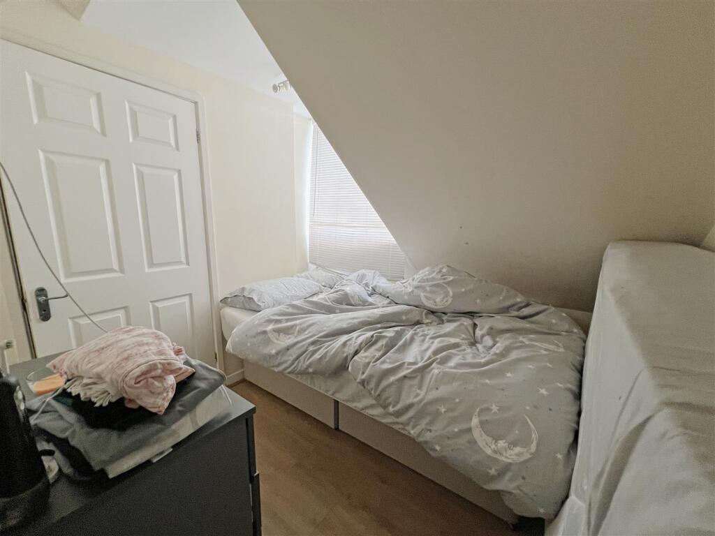 9 - Block of Flats for Auction, Easton.JPG