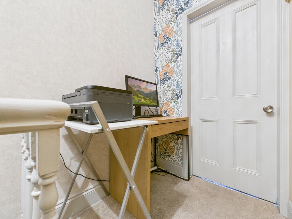 CAM03729G0-PR0161-STILL017