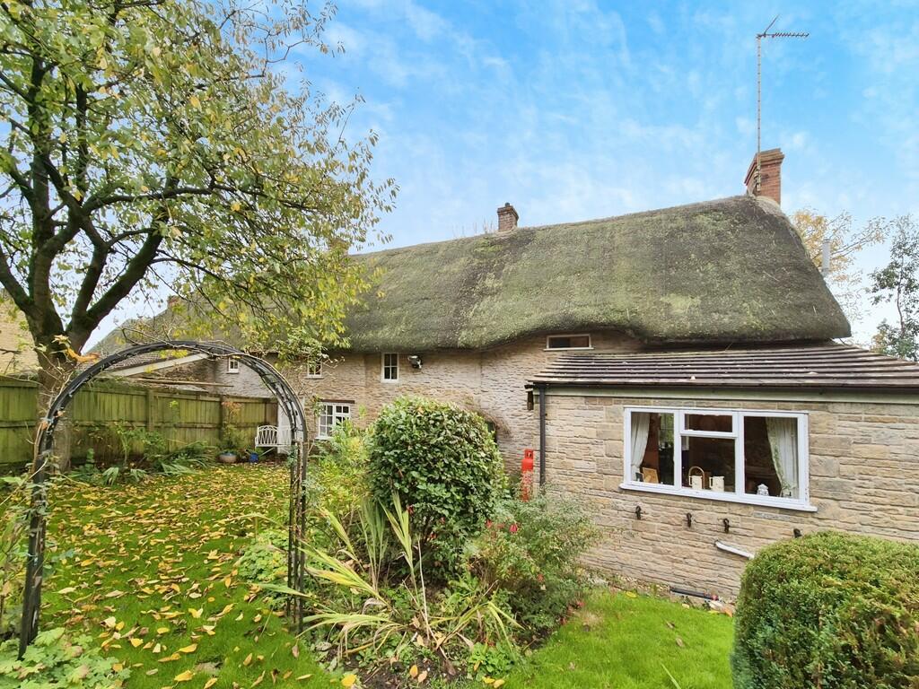 22305a35-10000148...