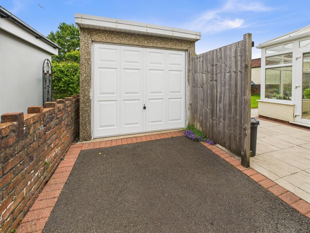Detached Garage
