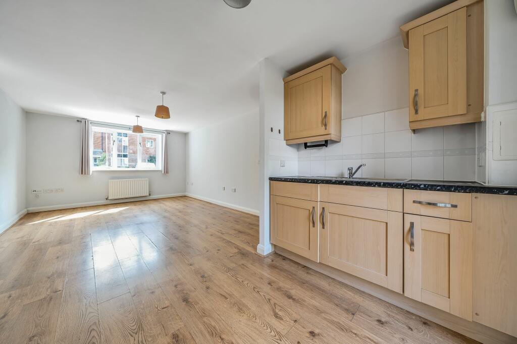 Kitchen Area (2)