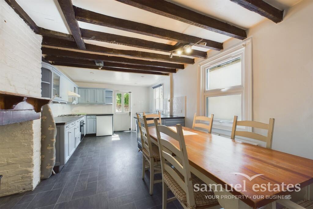 Kitchen / Dining Roo