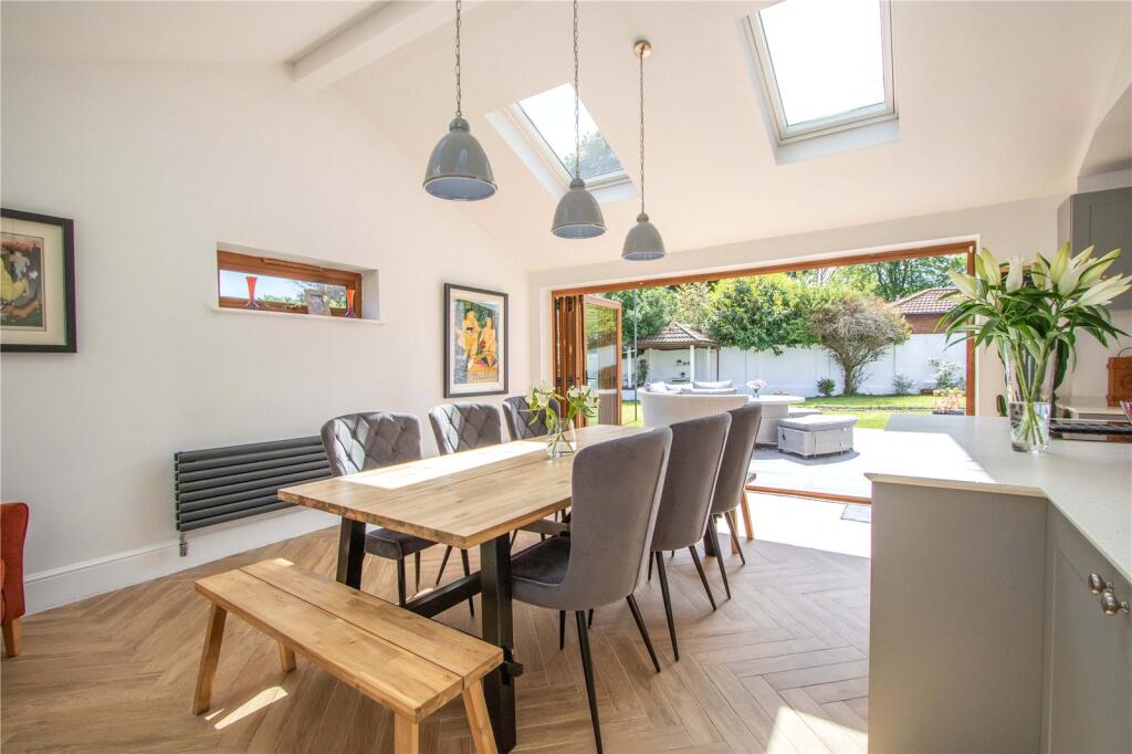 Kitchen/Breakfast Rm