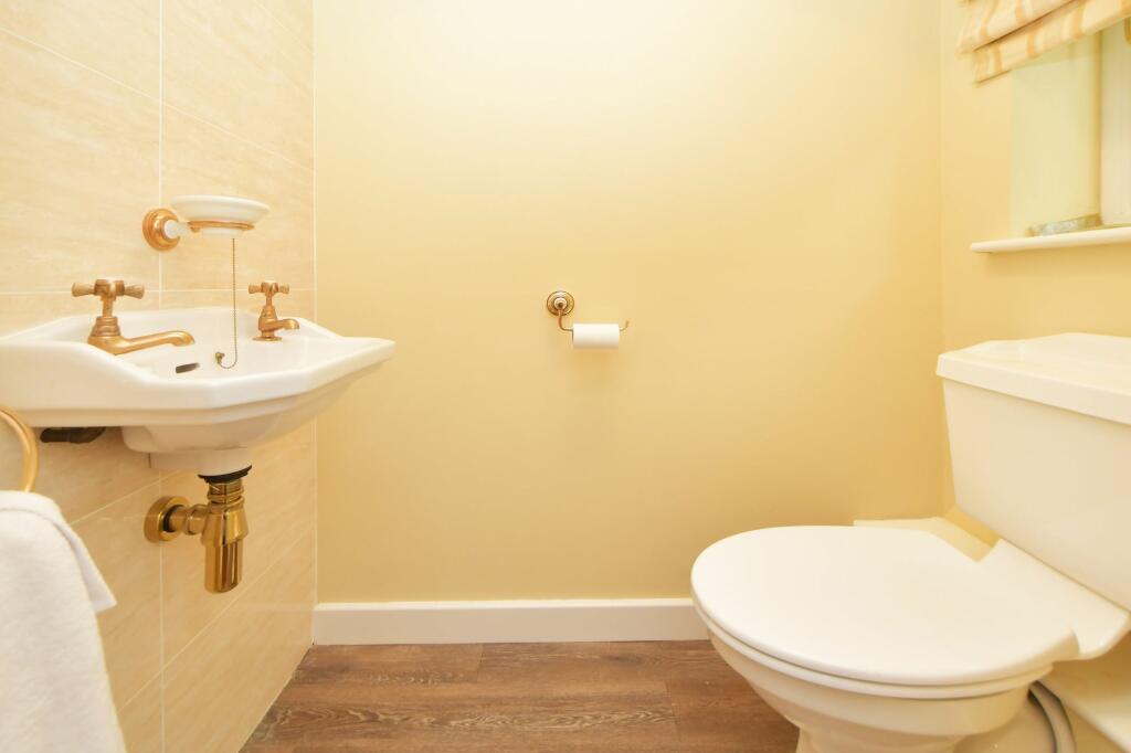 Bedroom four en-suite WC