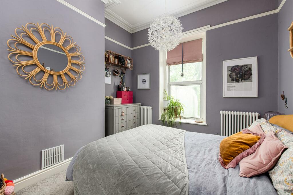 Bedroom_1.jpg