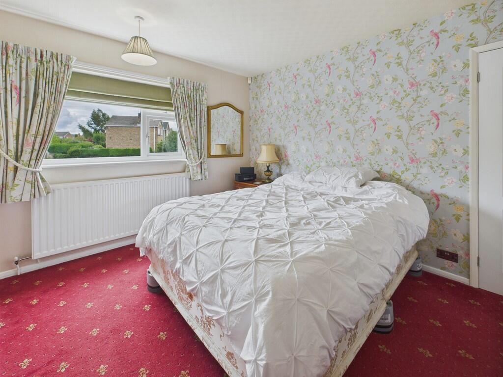 CAM04273G0-PR0161...