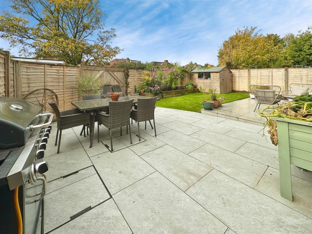 e3a29f58--4D50-88A8-94A62E4B2553-29618-00002913F94