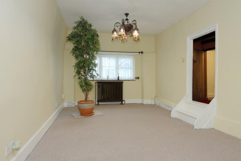 molesey cottage PH107.JPG