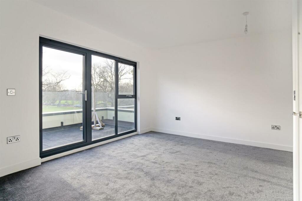 61633-88B Lansdown Road Cheltenham - (16)_low.jpg