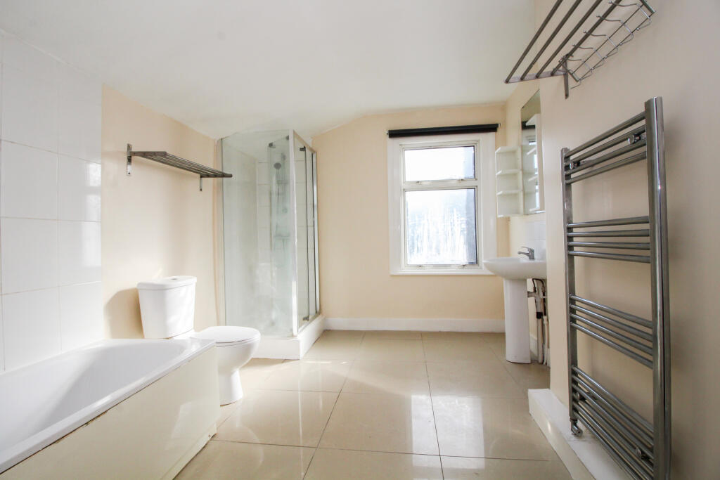 2055640__1634892964-5326-Bathroom