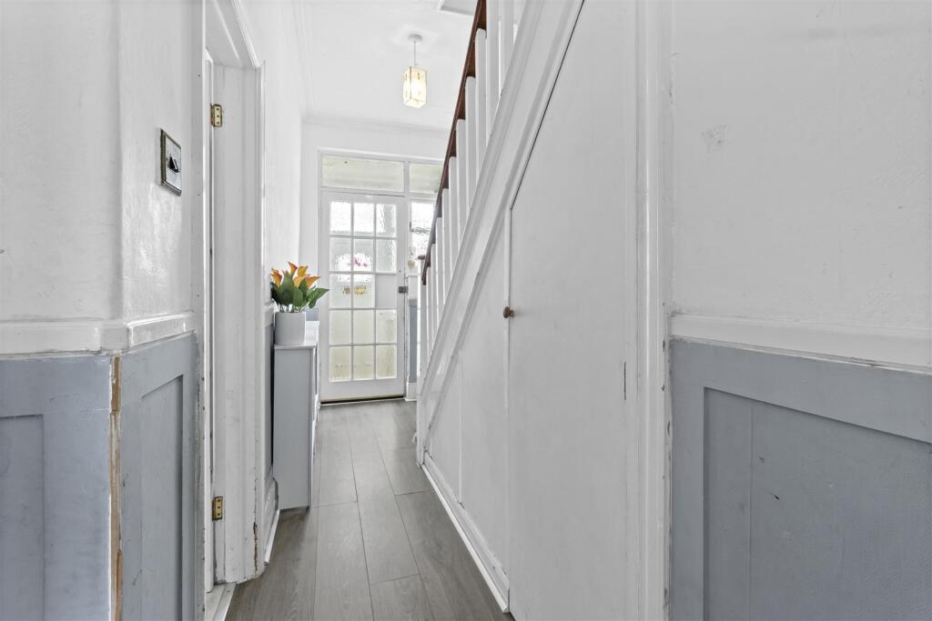 entrance hall #3.jpg