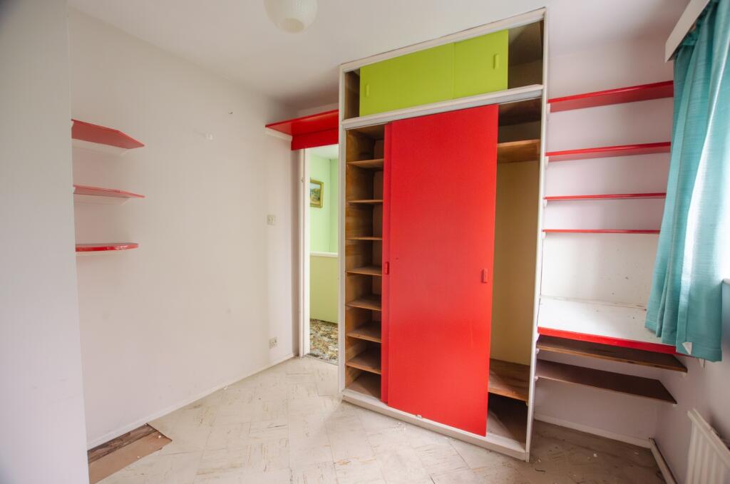 69 Queens Crescent - TPS Bodmin 01208 74182-4