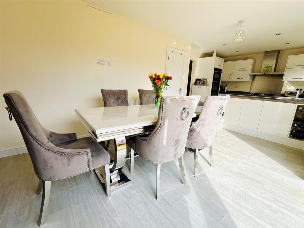 Live In Dining Kitchen