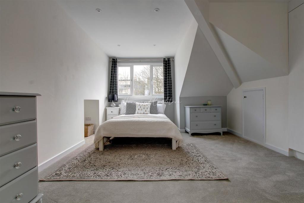 King George V_Hern_Crabtree_ (38).jpg