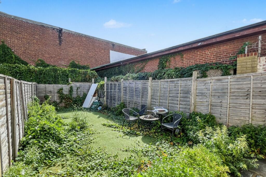 6 Orchard Villas, Cray Road, Sidcup, Kent, DA14 5DJ