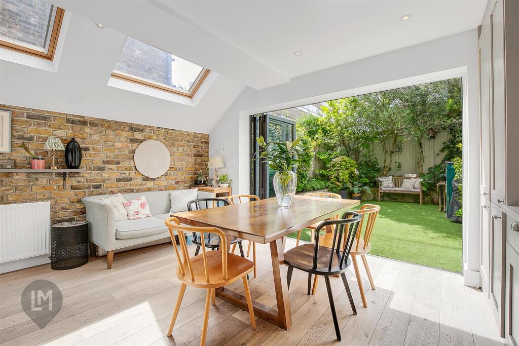 Kitchen/Dining