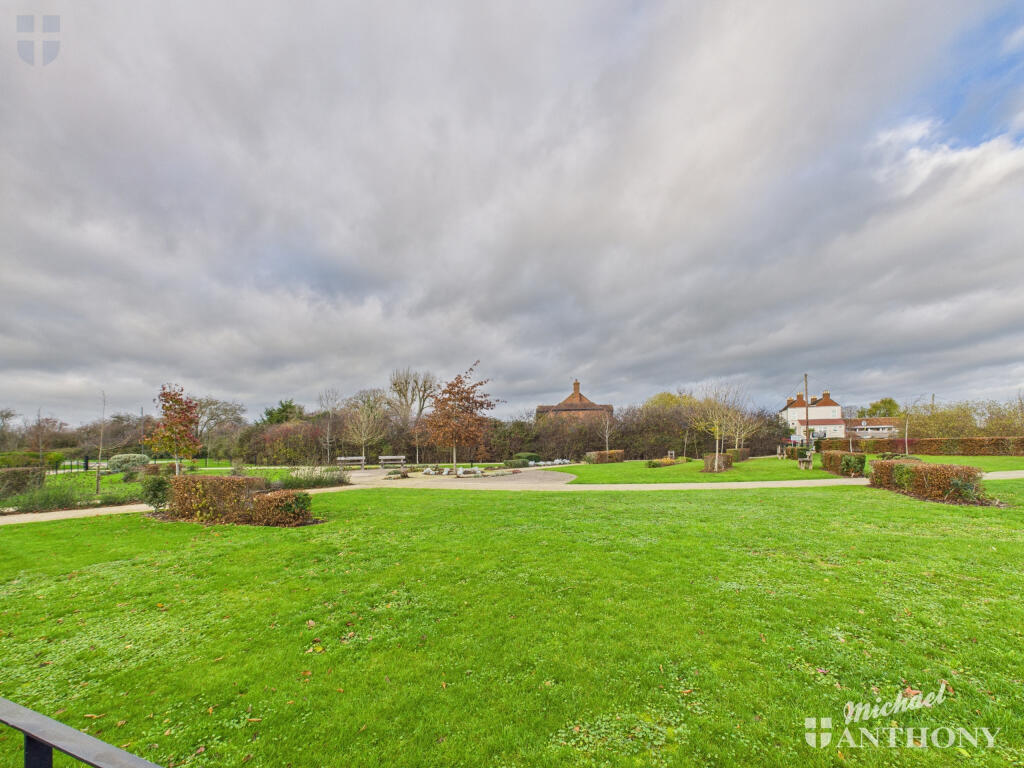 CAM03852G0-PR0483-STILL019