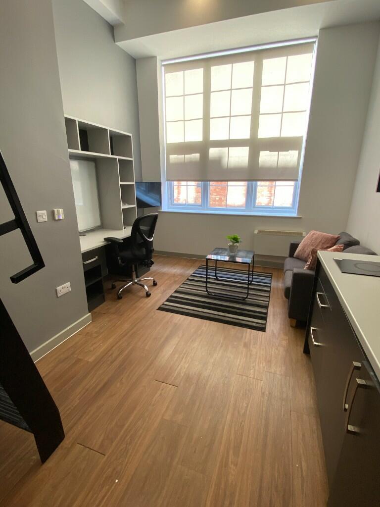 FLAT 24/42