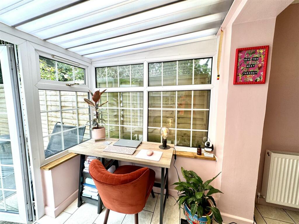 GARDEN ROOM