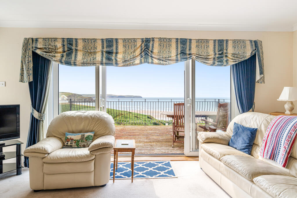 A35 - Folly Rise Ringmore Drive Bigbury - 250808